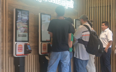 Burger King Bolivia Transforma la Experiencia del Cliente con los Kioscos K27 Lite de Acrelec